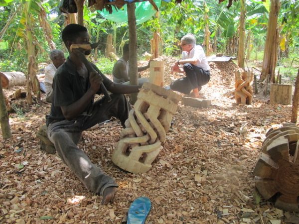 Figur Freundschaftskreis Familienkreis afrikanische Skulptur Holz kaufen Afrika Deko Shop